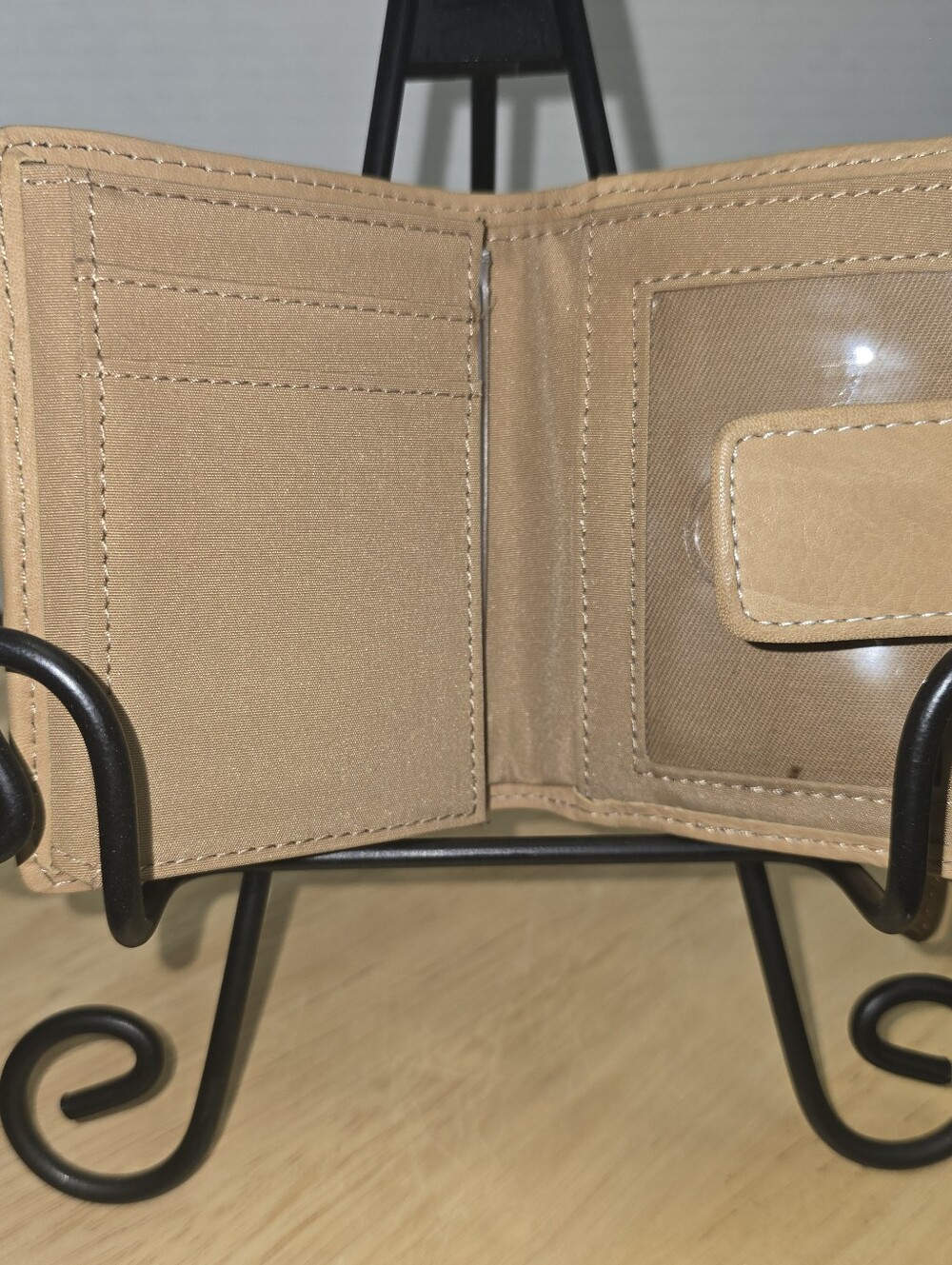 Vintage Fossil Leather Wallet - Picture 5 of 6